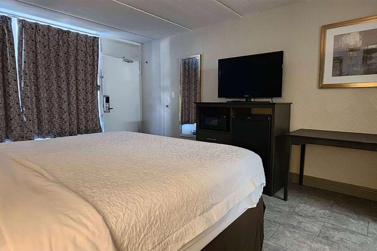 Travelodge By Wyndham Kingsland Ga Экстерьер фото
