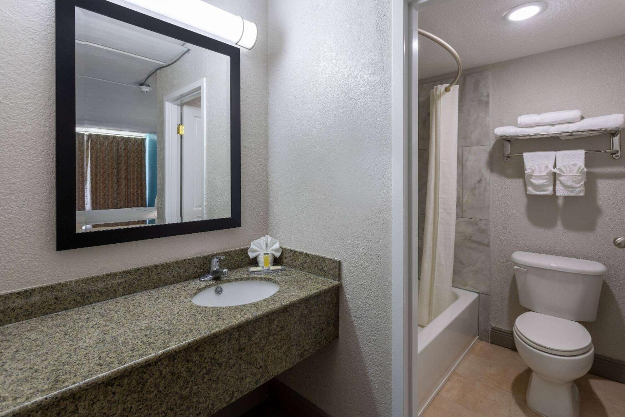 Travelodge By Wyndham Kingsland Ga Экстерьер фото