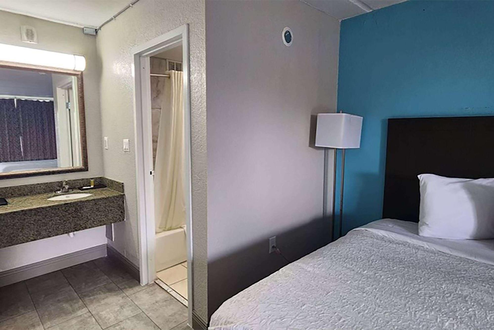 Travelodge By Wyndham Kingsland Ga Экстерьер фото