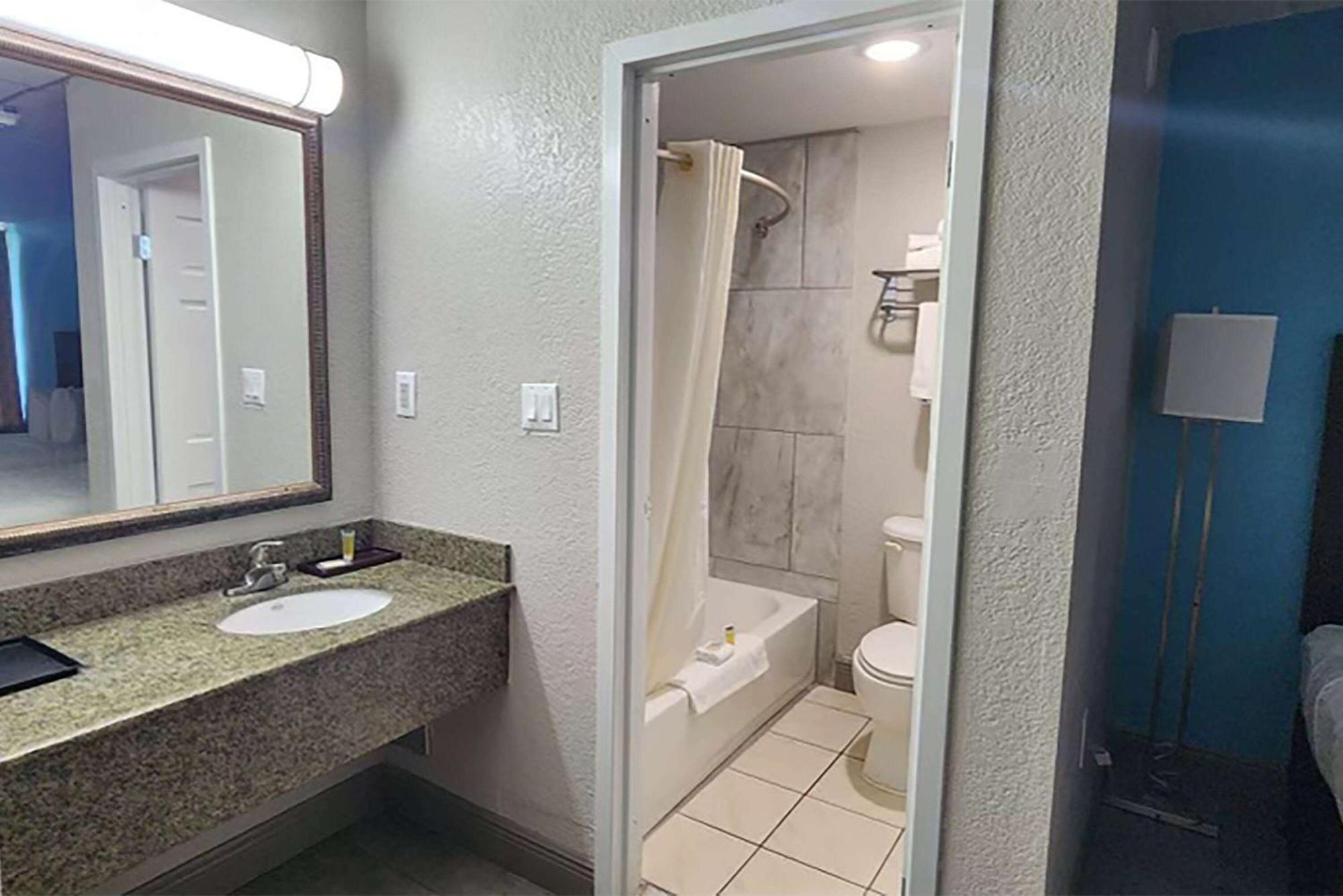 Travelodge By Wyndham Kingsland Ga Экстерьер фото